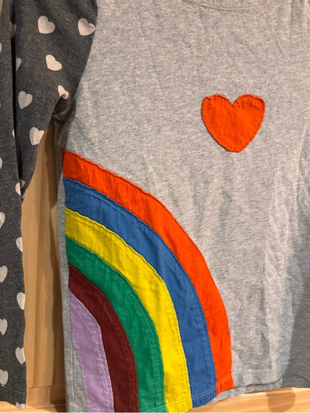 Mini Boden Kids Gray Rainbow Heart Long Sleeve Graphic Tee Shirt 9-10Y